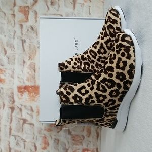 New APL Techloom Chelsea Sneakers